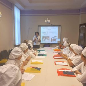 Bucătarii și bucătarii auxiliari ai instituțiilor preșcolare din învățământul municipal la Lecții !!!